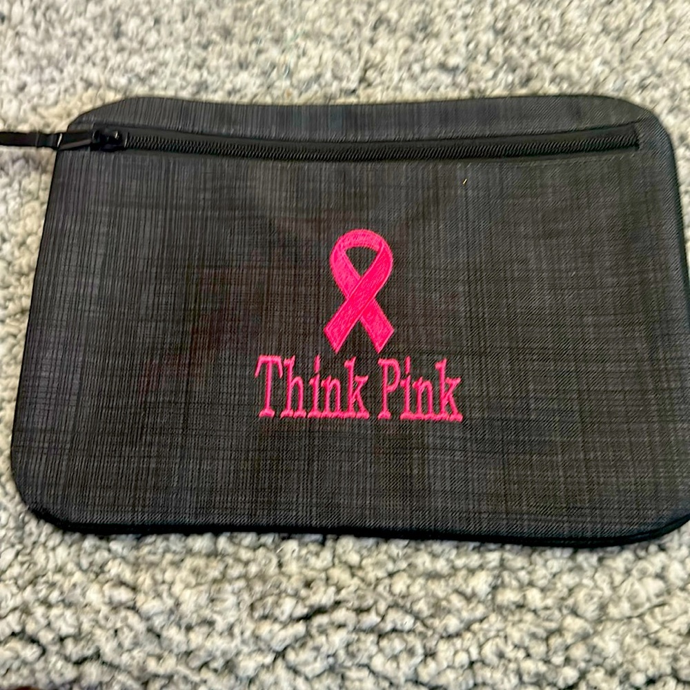Zip pouch that can attach to some 31 bags